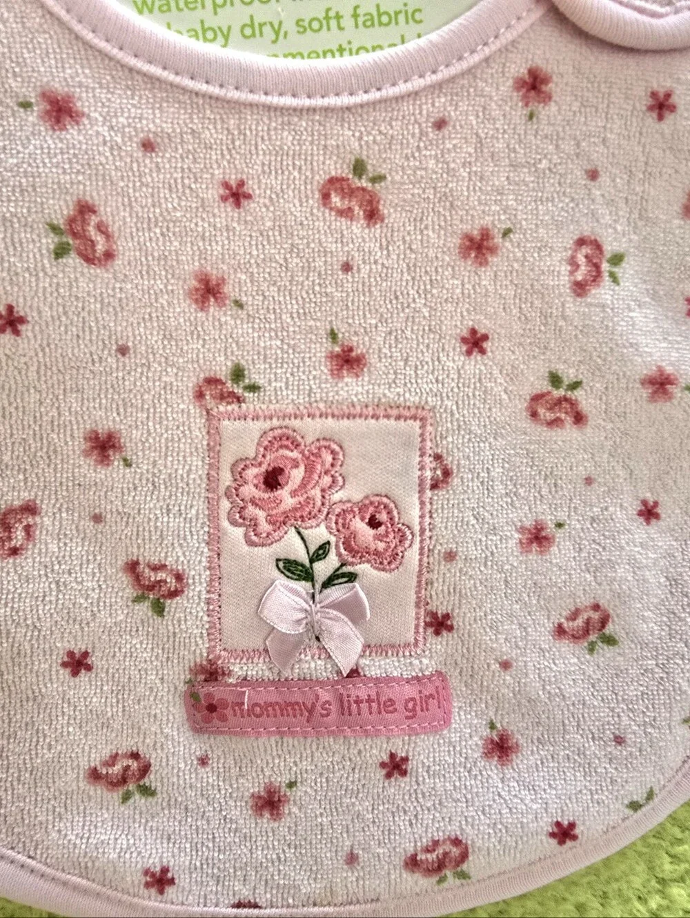 NWT  - Baby GIRLS - PINK FLOWER BIB - MOMMY'S LITTLE GIRL - Dribble-happy (Q10)